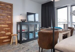 Butter bei die Fische – Strand & Citylage, moderne Suite mit Schwimmbad u. Stellplatz
