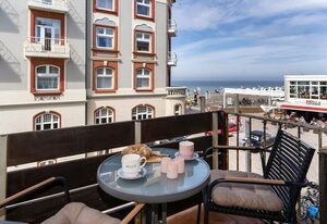 Meerliebe – Schönes 1-Zimmer App., strandnah mit Meerblick, Balkon, WLAN. Haustiere erlaubt.