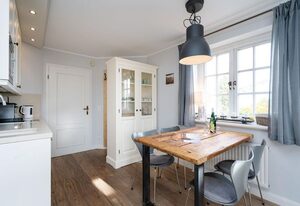 Wattperle – Gemütliche 3-Zimmer Wohnung - 4 Personen: Meerblick, Terrasse, Stellplatz, WLAN.