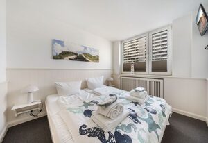 Meeresbrise – Zentrale Ferienwohnung im 4. OG mit 3 Zimmern auf ca. 50 m², für max. 3 Personen