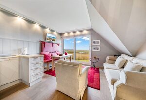 Fernsicht – Hochwertig ausgestattete Wohnung in ruhiger Lage mit unverbautem Wattblick.
