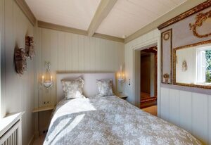 Friesenkate – Exklusive Ferienwohnung unter Reet in absoluter Ruhe inmitten der Salzwiesen