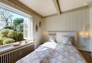 Friesenkate – Exklusive Ferienwohnung unter Reet in absoluter Ruhe inmitten der Salzwiesen