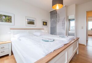 Haus Decker, App. 3 – Ferienwohnung mit ca. 80 m², 4 Zimmern und Meerblick für bis zu 4 Personen