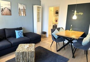 Beachlife – Modernes und zentrales 2-Zimmer App. mit Balkon, WLAN.