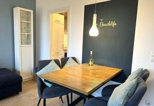 Beachlife – Modernes und zentrales 2-Zimmer App. mit Balkon, WLAN.