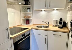 Beachlife – Modernes und zentrales 2-Zimmer App. mit Balkon, WLAN.