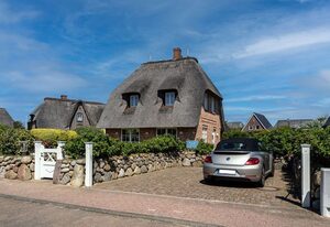 Das Reet Strandhaus – Traumhaftes Reet-Strandhaus mit 6 Zimmern auf ca. 200 m², für bis zu 6 Personen.