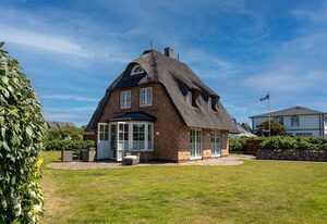 Das Reet Strandhaus – Traumhaftes Reet-Strandhaus mit 6 Zimmern auf ca. 200 m², für bis zu 6 Personen.