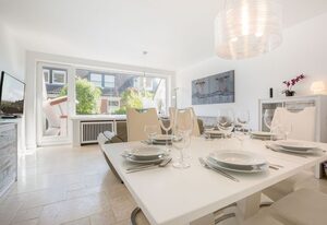 MeerZeit – Modernes Haus für 6 Pers. mit Terrasse, PKW-Stellplatz, WLAN. Haustiere erlaubt.