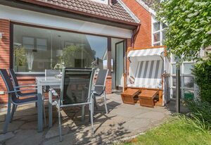 MeerZeit – Modernes Haus für 6 Pers. mit Terrasse, PKW-Stellplatz, WLAN. Haustiere erlaubt.