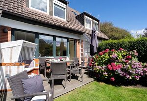 Meeresstern – Schönes Haus für 6 Pers. mit Terrasse, PKW-Stellplatz, WLAN. Haustiere erlaubt.