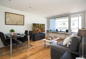 Nordsee – Modernes und zentrales 2-Zimmer App. mit Balkon, WLAN. Haustiere erlaubt.