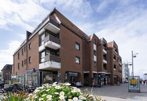 Utkiek – Modernes App., strandnah, Balkon, Stellplatz, WLAN. Haustier erlaubt.