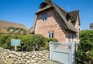 Haus Riva – Strandnahes Luxus-Hausteil unter Reet auf ca. 200 m² für bis zu 7 Personen