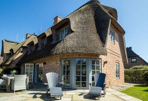 Haus Riva – Strandnahes Luxus-Hausteil unter Reet auf ca. 200 m² für bis zu 7 Personen