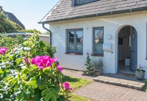 Haus Dünenwall, App. 1 – Strandnahes Hausteil mit ca. 80 m² und 3 Zimmern, für bis zu 4 Personen