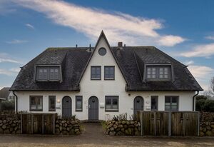 Haus Dünenwall, App. 1 – Strandnahes Hausteil mit ca. 80 m² und 3 Zimmern, für bis zu 4 Personen