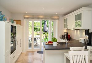 Haus Carstensen Nord – Reetdachhaus für 7 Pers. mit Sauna, Garten, Stellplatz, WLAN, Haustiere erlaubt.