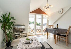 Nordzeit – Gemütliche 2-Zimmer Wohnung mit Balkon, WLAN, 1 Haustier erlaubt.