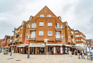 Syltliebe – Modernes und zentrales App. für 4 Personen mit Balkon, PKW-Stellplatz, WLAN.