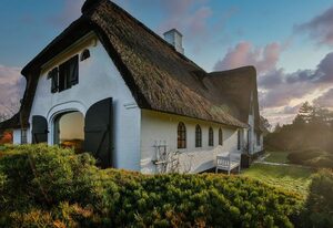 Haus Wattenblick – Reetgedecktes Einzelhaus auf ca. 280 m² für bis zu 6 Personen mit Watt-Blick