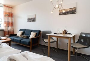 Strandstraße – Gemütliches, zentrales 1-Zimmer App., strandnah, Balkon, Stellplatz, WLAN.