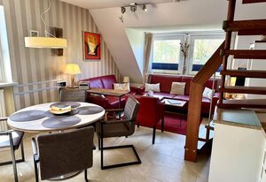 Sylter Deichwiesen – 4-Zimmer App. für 5 Pers. mit Terrasse, PKW-Stellplatz, WLAN, Haustiere erlaubt.