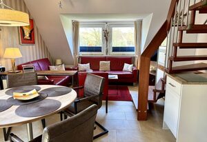 Sylter Deichwiesen – 4-Zimmer App. für 5 Pers. mit Terrasse, PKW-Stellplatz, WLAN, Haustiere erlaubt.