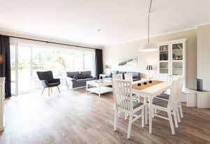 LH Bremer Strasse, Hausteil 3 – Schönes Ferienhaus unter Reet mit ca. 90 m² und 4 Zimmern, für bis zu 6 Personen