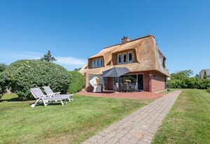 LH Bremer Strasse, Hausteil 3 – Schönes Ferienhaus unter Reet mit ca. 90 m² und 4 Zimmern, für bis zu 6 Personen