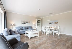 LH Bremer Strasse, Hausteil 3 – Schönes Ferienhaus unter Reet mit ca. 90 m² und 4 Zimmern, für bis zu 6 Personen