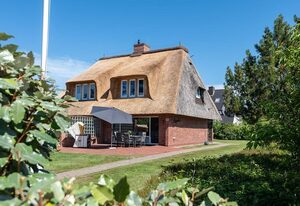 LH Bremer Strasse, Hausteil 3 – Schönes Ferienhaus unter Reet mit ca. 90 m² und 4 Zimmern, für bis zu 6 Personen