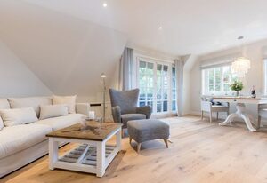 Wattjuwel – 2-Raum Appartement im OG- & DG mit ca. 75m² Nutzfläche, Balkon und Stellplatz