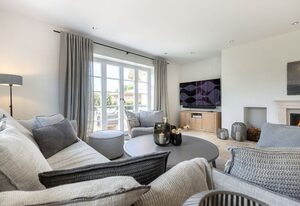 Sööderlik Hüs – Hausteil mit 4 Räumen im EG, UG, OG ca. 205 m² Nutzfläche