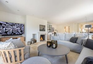 Sööderlik Hüs – Hausteil mit 4 Räumen im EG, UG, OG ca. 205 m² Nutzfläche