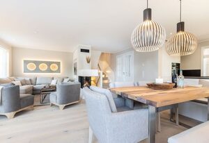 Düne 22 Hausteil 2 – Hausteil unter Reet im EG/UG/OG ca. 183 m² Nutzfläche,2 Parkplätze,Nichtraucher.