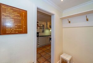 Kapitänswohnung – Friesische 2-Zimmer-Ferienwohnung mit Terrasse.