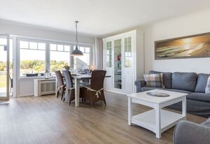 Lisas Hüs – Beste Lage zwischen Dünen und Dorfteich. Tolles Grundstück und viel Platz.