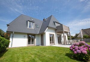 Sunset Beach House – Freistehendes Luxus-Einzelhaus zwischen Wenningstedter Dorfteich und Dünen.