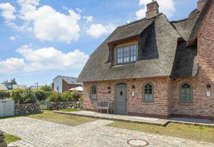 Sylter Osterhof – Luxus unter Reet! Genießen Sie Ihren Urlaub auf Sylt in diesem Traumhaus.