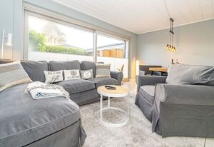 Lachmöwe – Ferienhaushälfte in Tinnum mit Kamin und Terrasse.