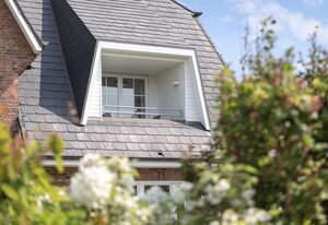 Achter Dünem, App. 5 – Bestlage zwischen Dorfteich & Dünen. Traumhaftes Landhaus im Friesenstil.
