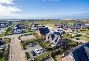 Achter Dünem, App. 5 – Bestlage zwischen Dorfteich & Dünen. Traumhaftes Landhaus im Friesenstil.