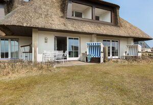 Heimathafen, Haus Blankenese, App. 2 – Ferien unter Reet im modernem Ambiente