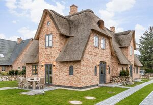 Net Itüüs – Ein zu Hause auf Zeit. Entspannen Sie im Sylt-Typischen Reetdachhaus.