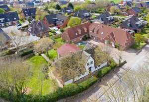 Kampende II – Historisches Reetdach-Hausteil mit ca. 85 m² Nutzfläche im Erd- und Obergeschoß