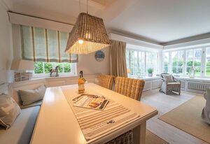 Söns-Rose – Ferienhaushälfte für bis zu 5 Personen mit Garten und Kamin.
