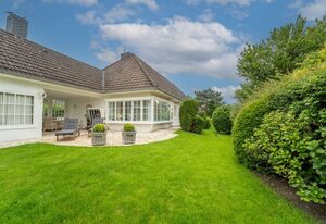 Söns-Rose – Ferienhaushälfte für bis zu 5 Personen mit Garten und Kamin.