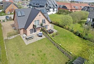 Sölring Lek – Modern, groß, hell – drei Worte, die dieses Domizil perfekt beschreiben.